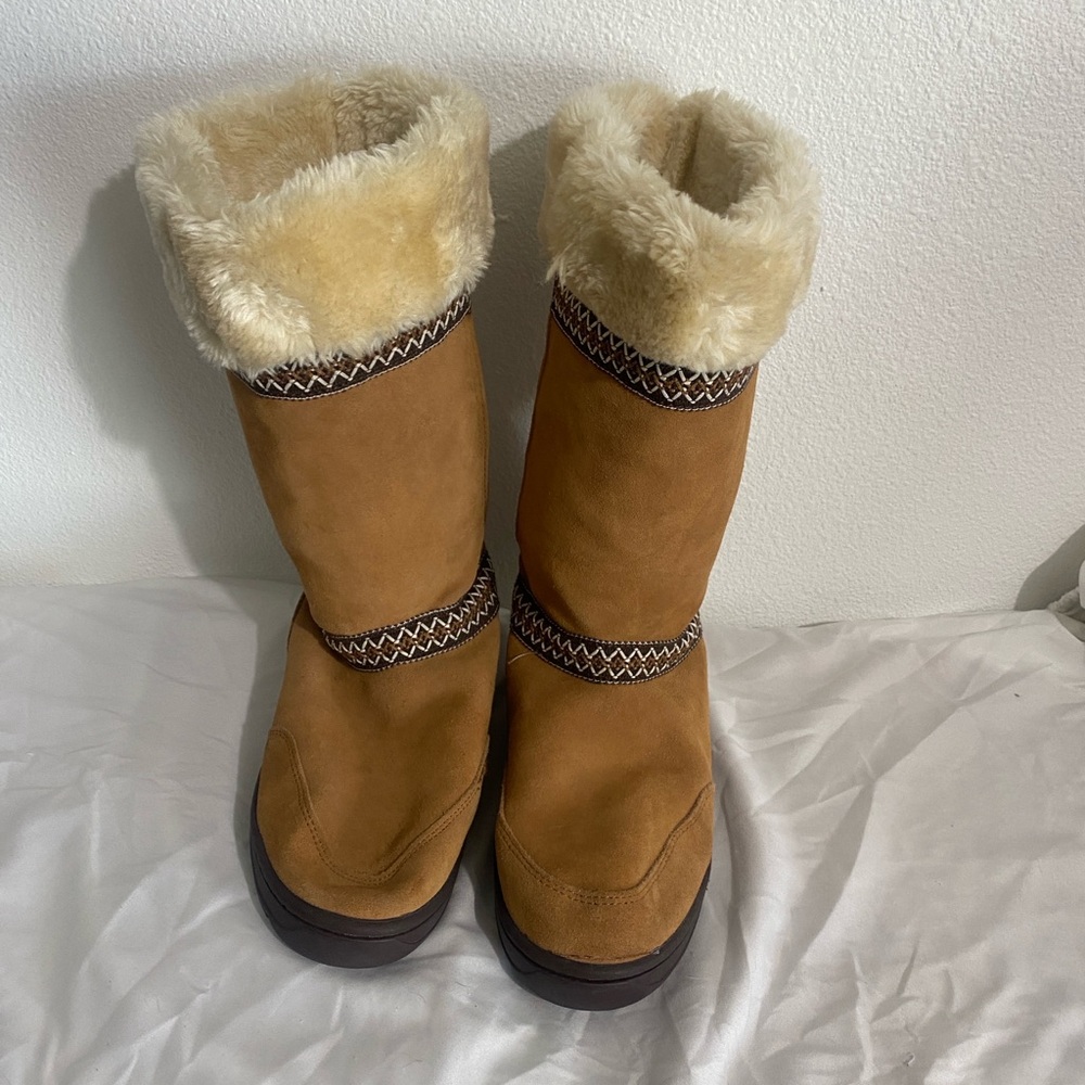 UGG Trailgrazer suede shearling lined tall boots pull on round toe chunky heel